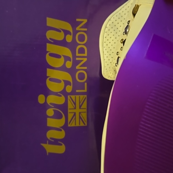 Twiggy London Ankle Boots - Picture 5 of 5